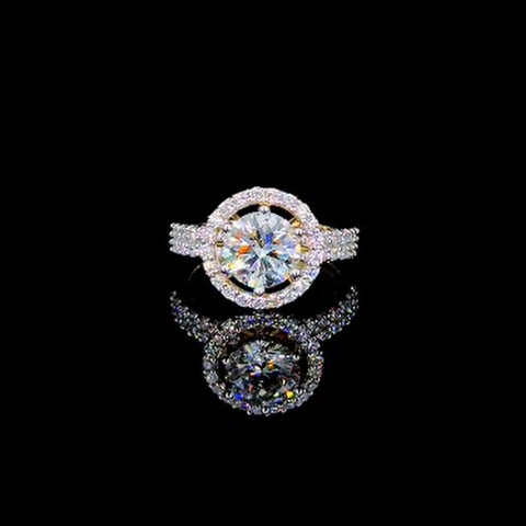 Diamond engagement ring