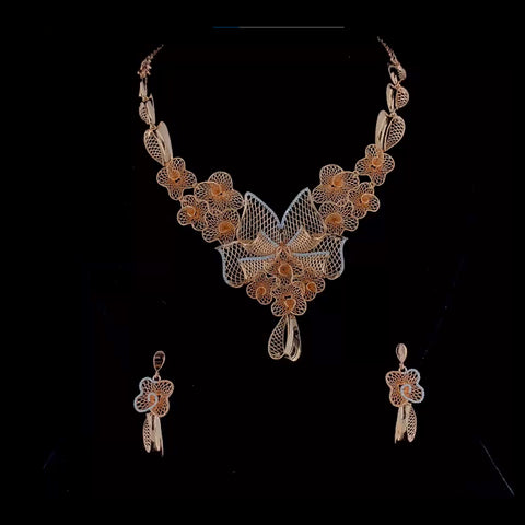 Gold diamond necklace