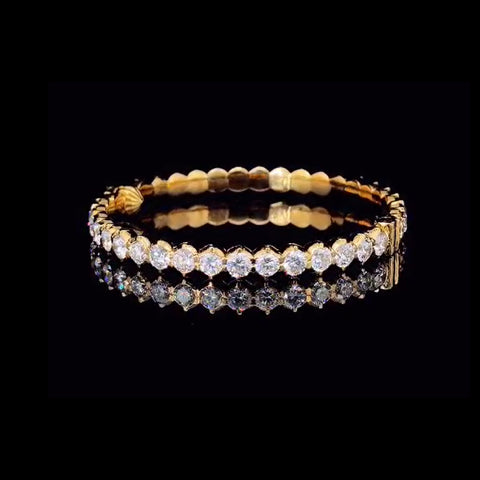 Close setting South Indian style bangles